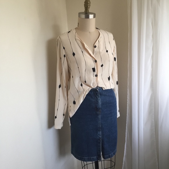 Vintage Tops - Vintage Cream and Black Silk Shirt